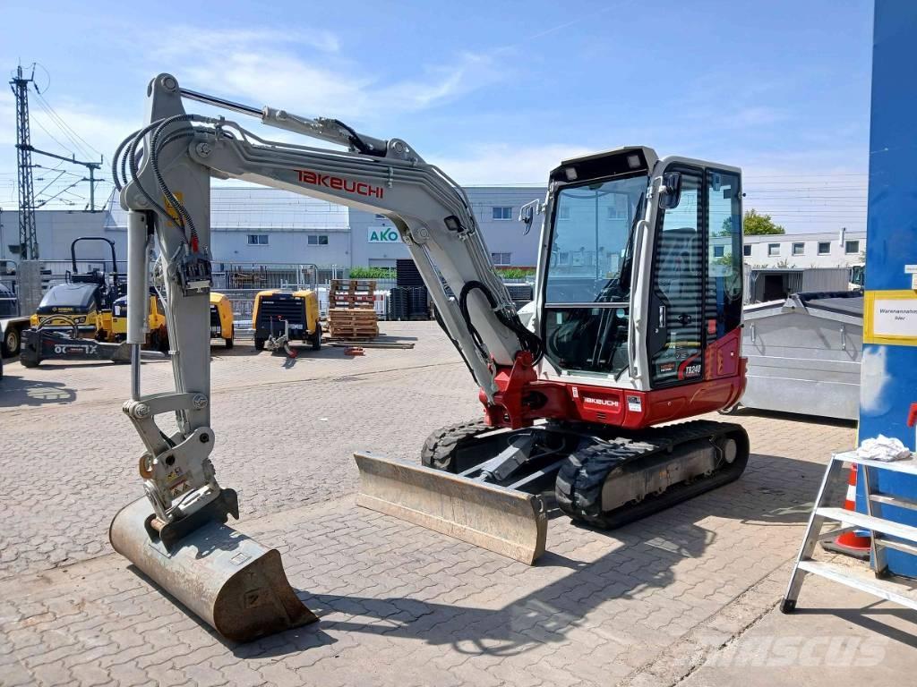 Takeuchi TB 240 DPF Міні-екскаватори < 7т