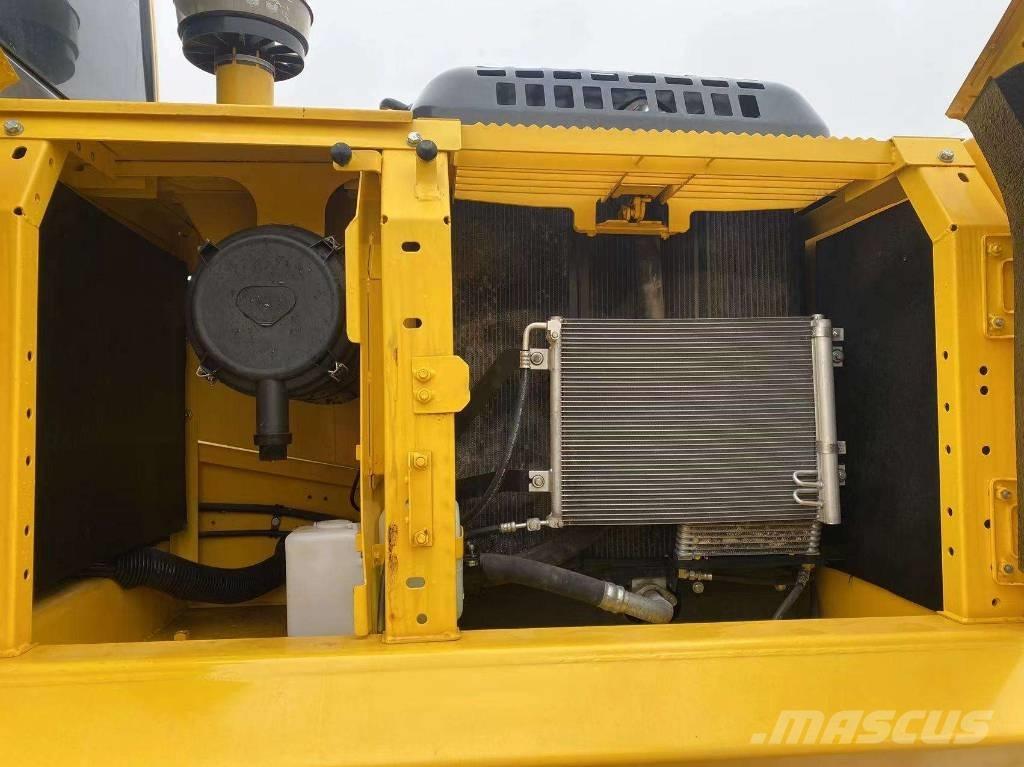 Komatsu PC 240 Гусеничні екскаватори