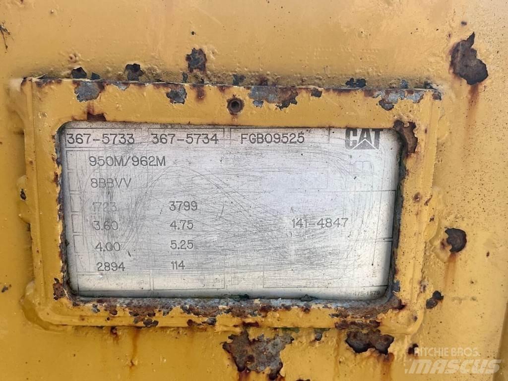 CAT 950M Фронтальні навантажувачі