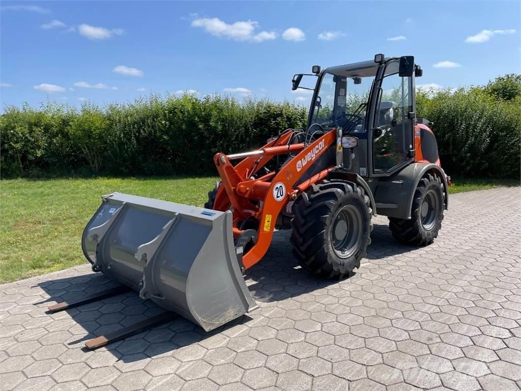 Atlas AR400 Фронтальні навантажувачі
