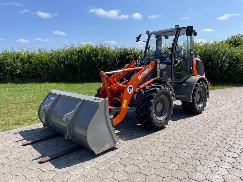 Atlas AR400 Фронтальні навантажувачі