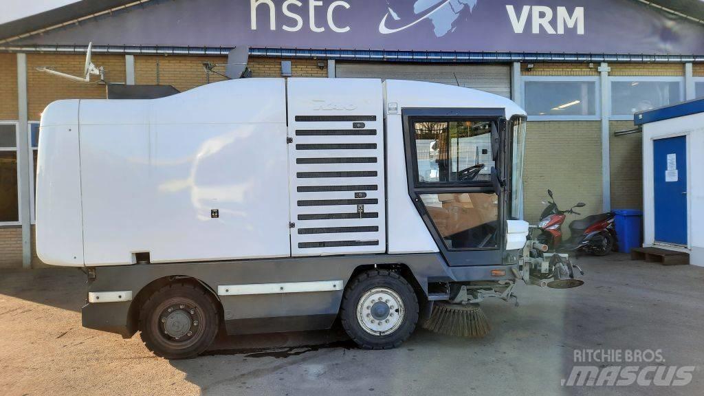 Ravo 530ST Підмітальні машини