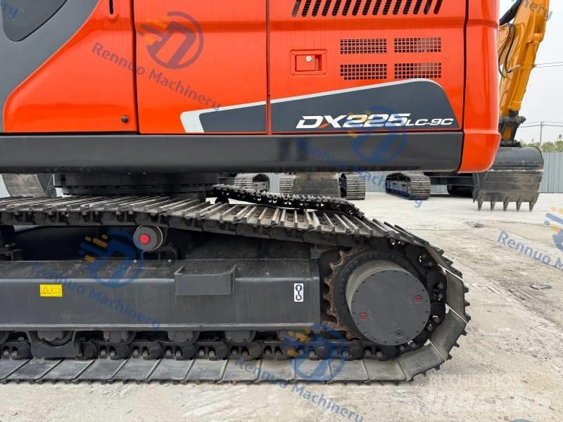 Doosan DX 225 LC-9C Гусеничні екскаватори