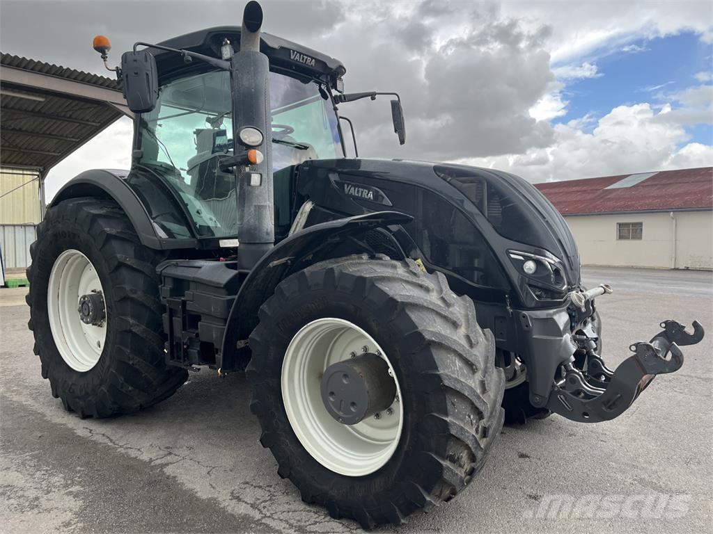 Valtra S374 Трактори