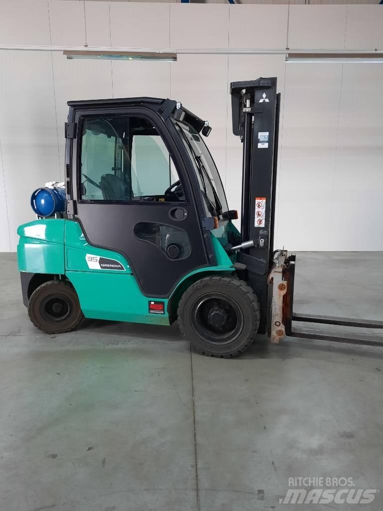 Mitsubishi FG35NT Газові навантажувачі