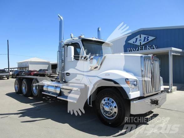 Kenworth W990 Тягачі