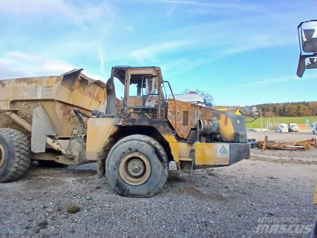 Komatsu HM 300-2 Зчленовані самоскиди