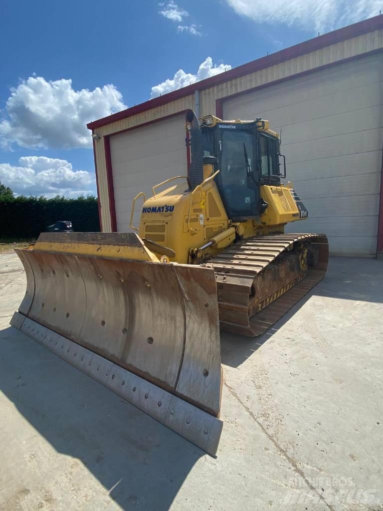 Komatsu D61PX24 Гусеничні бульдозери