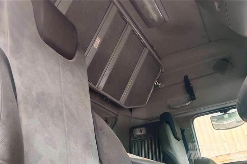 UD Quon GW 26-450 Вантажівки / спеціальні