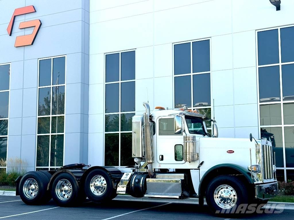 Peterbilt 388 Тягачі