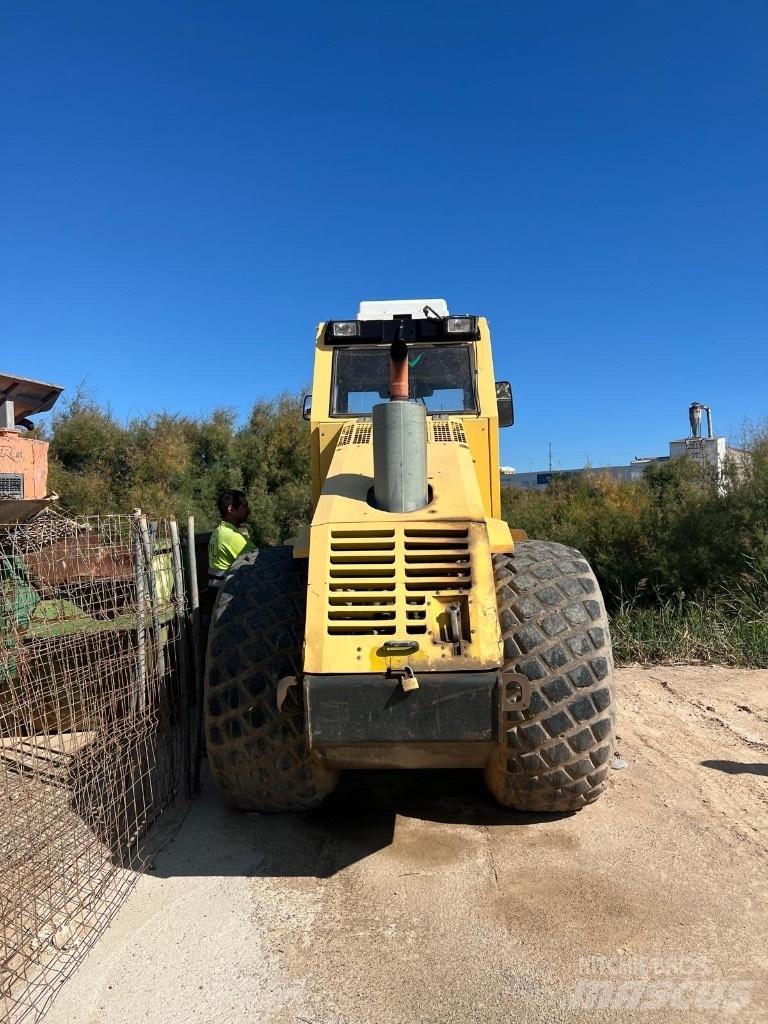 Bomag BW 211 D-3 Грунтові котки