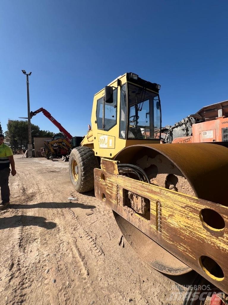 Bomag BW 211 D-3 Грунтові котки