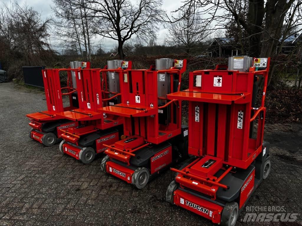 JLG Toucan Duo Вертикальні щоглові підйомники