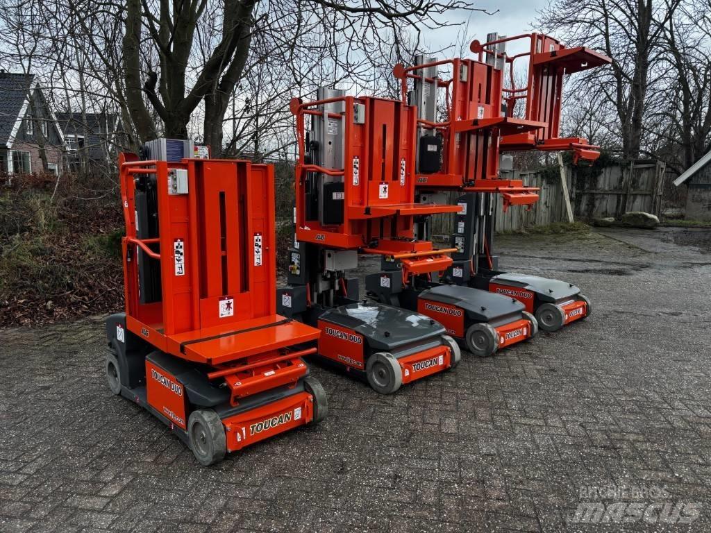 JLG Toucan Duo Вертикальні щоглові підйомники
