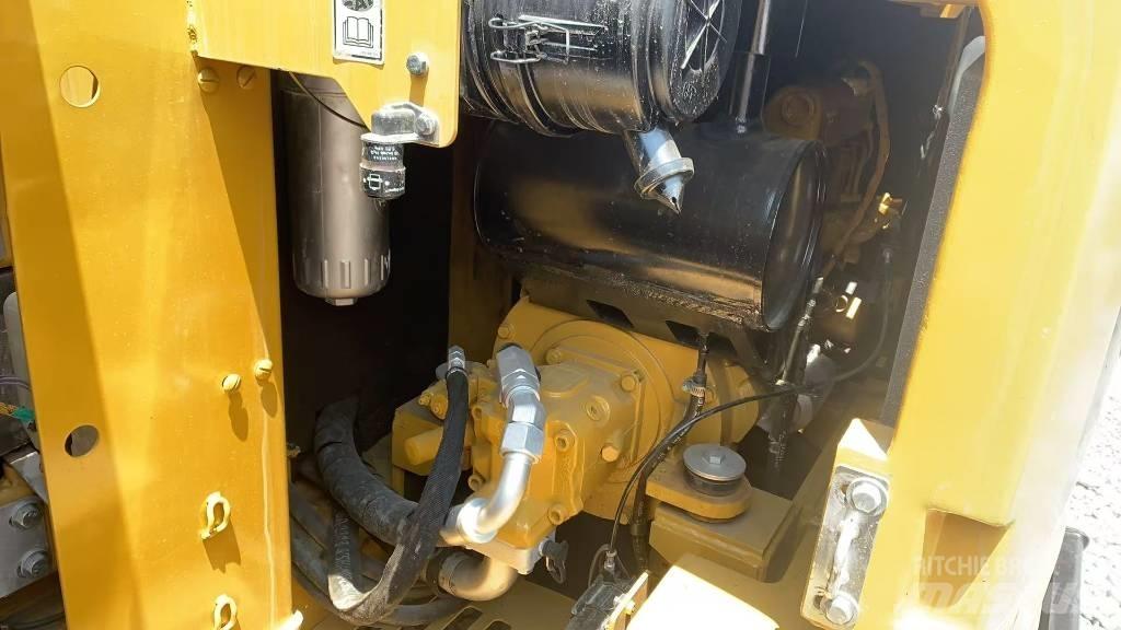 CAT 306 Гусеничні екскаватори