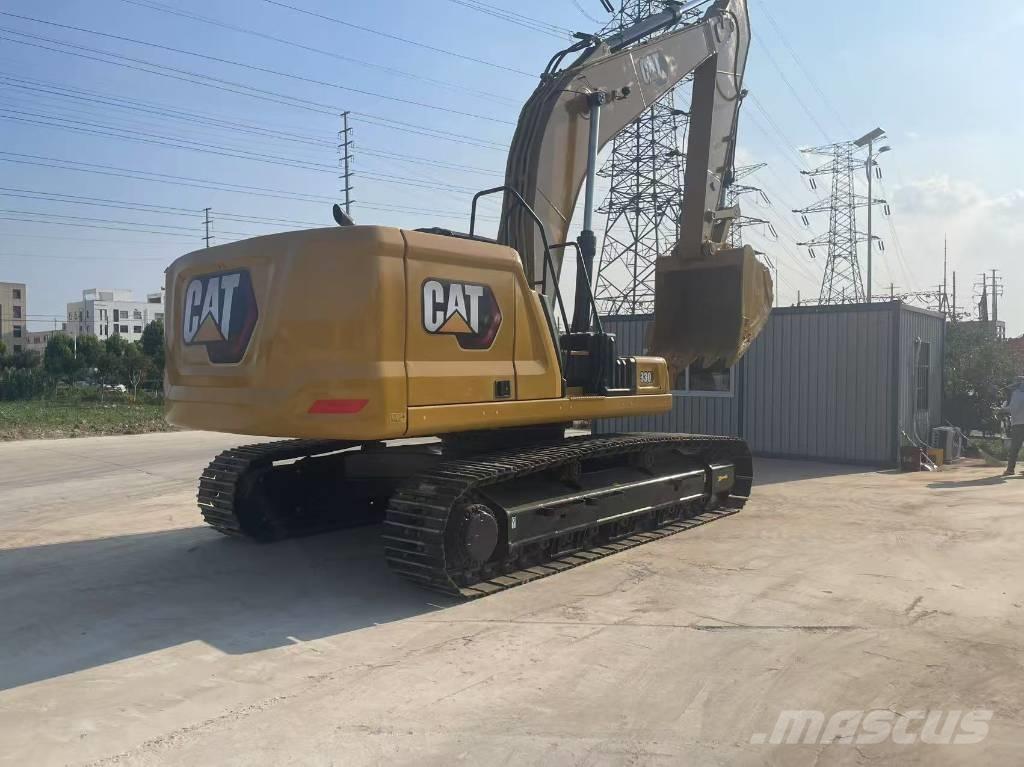 CAT 330 Гусеничні екскаватори