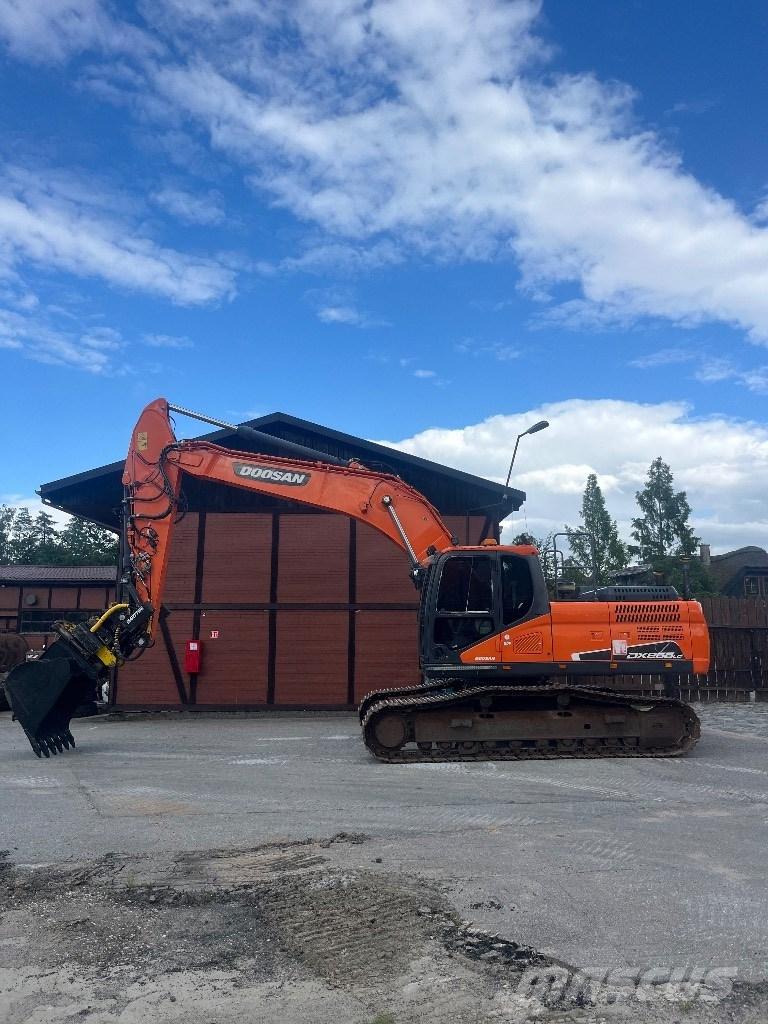 Doosan DX 255 LC-5 Гусеничні екскаватори