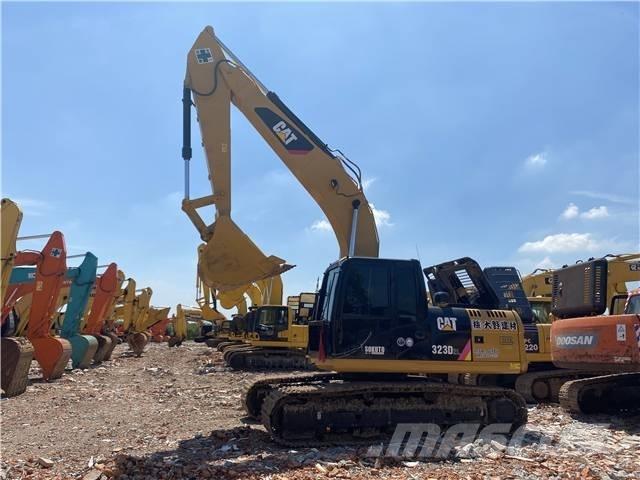 CAT 323D2L Гусеничні екскаватори