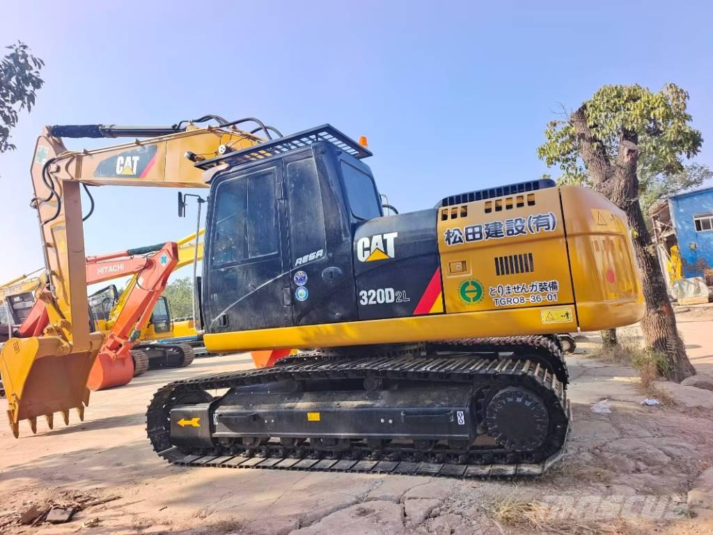 CAT 320 D2L Гусеничні екскаватори