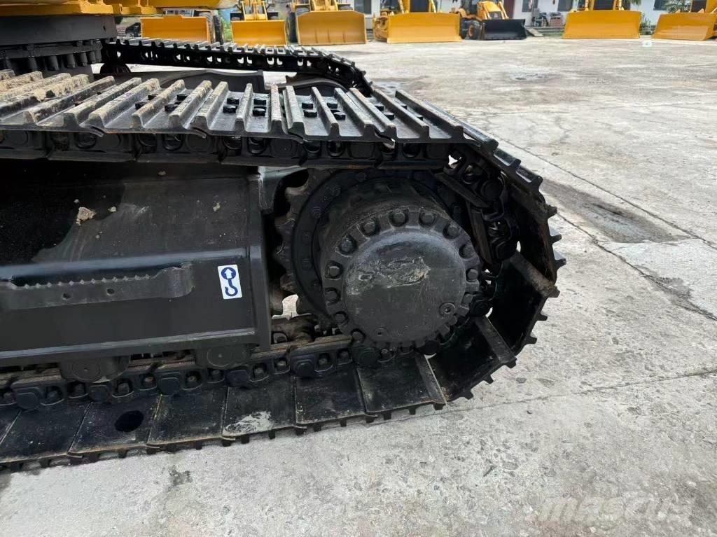 CAT 330D Гусеничні екскаватори