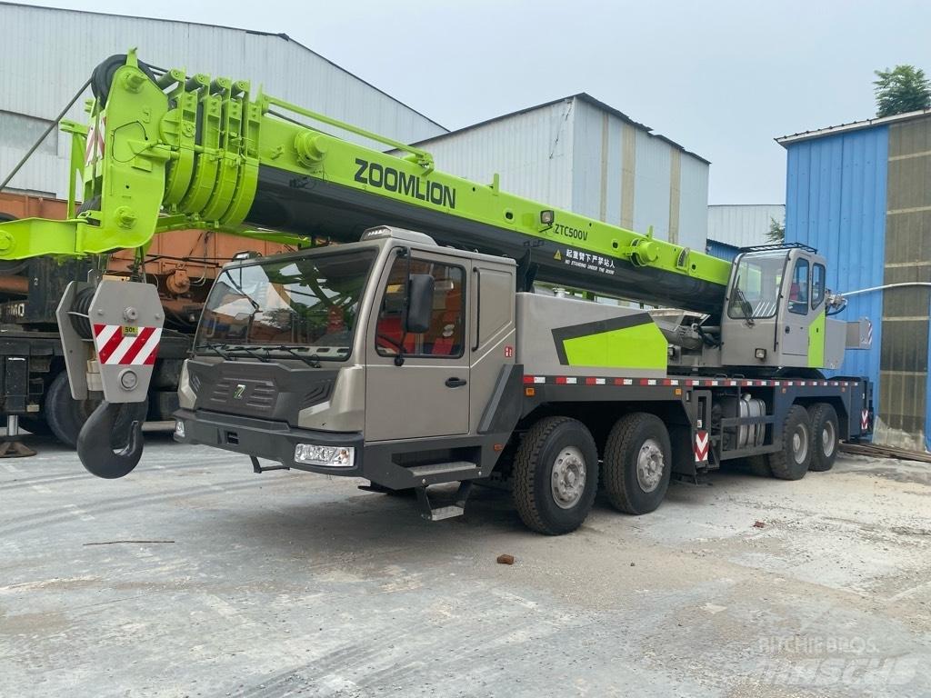 Zoomlion QY50V автокрани
