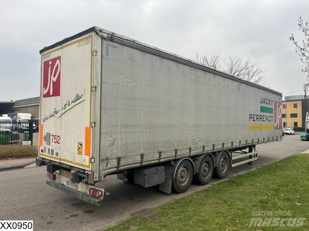 Fruehauf Tautliner Тентовані напівпричепи