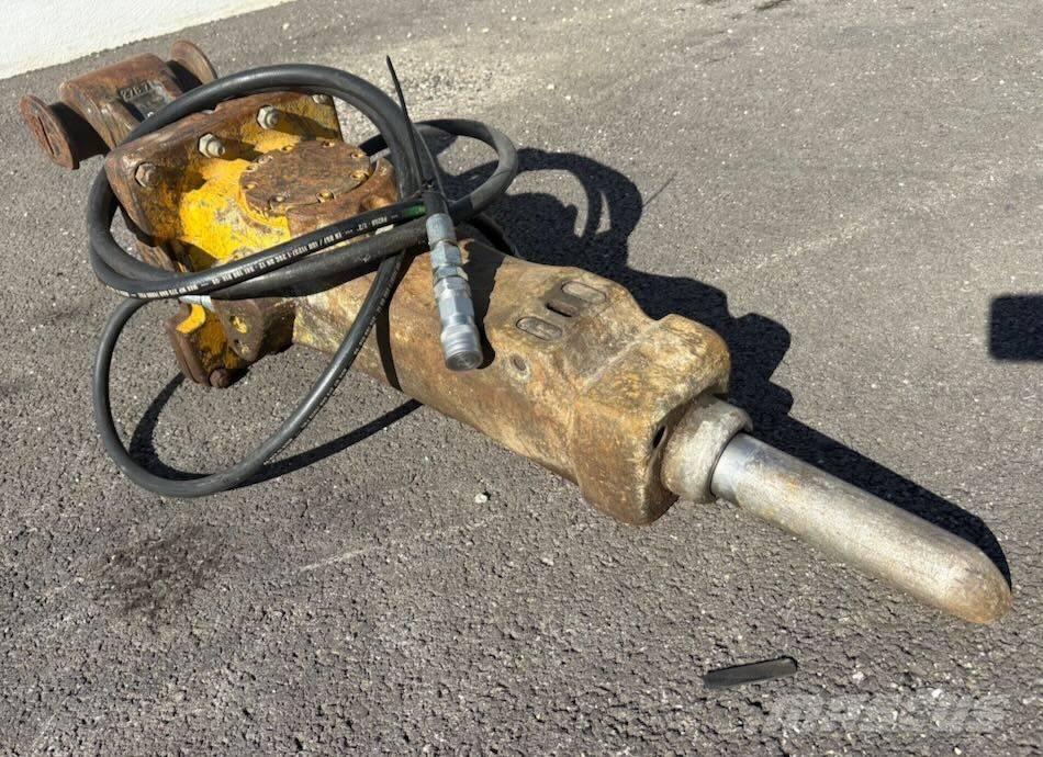 Atlas Copco SB 202 Плуги