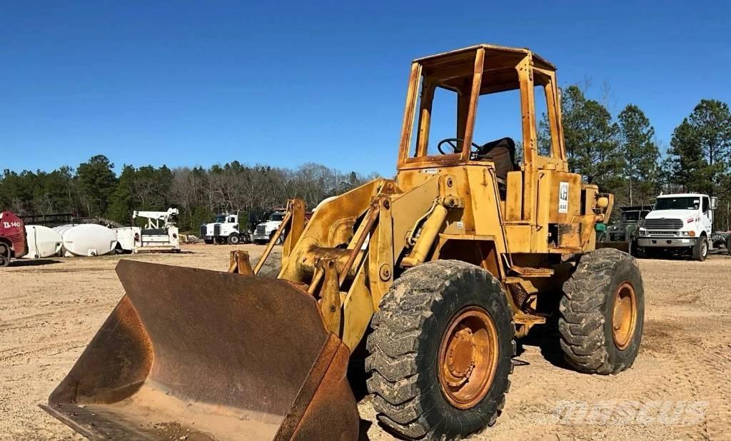 CAT 930 Фронтальні навантажувачі