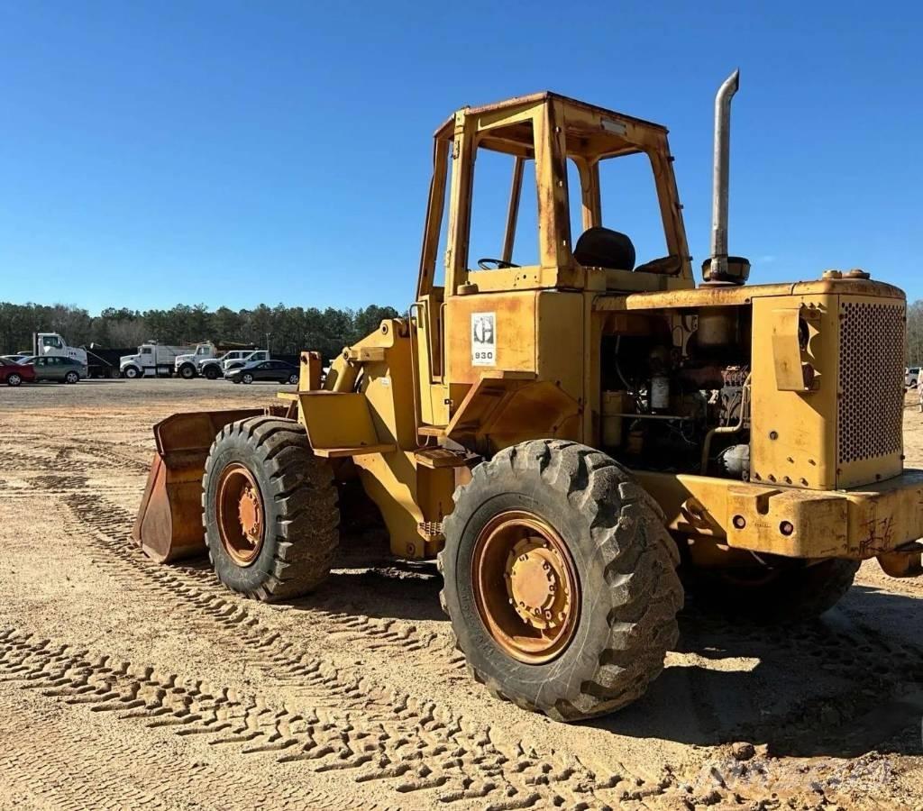 CAT 930 Фронтальні навантажувачі