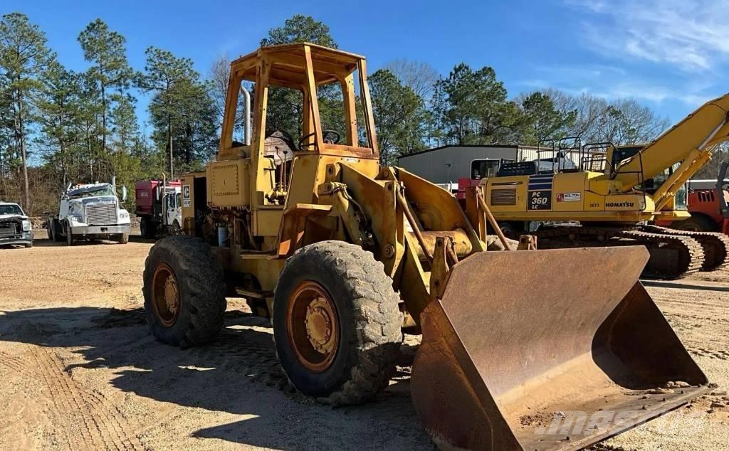 CAT 930 Фронтальні навантажувачі