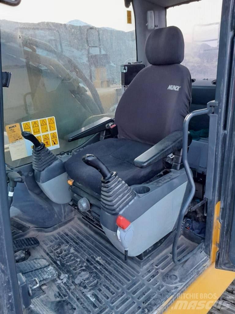 Komatsu PC390LC-8 Гусеничні екскаватори