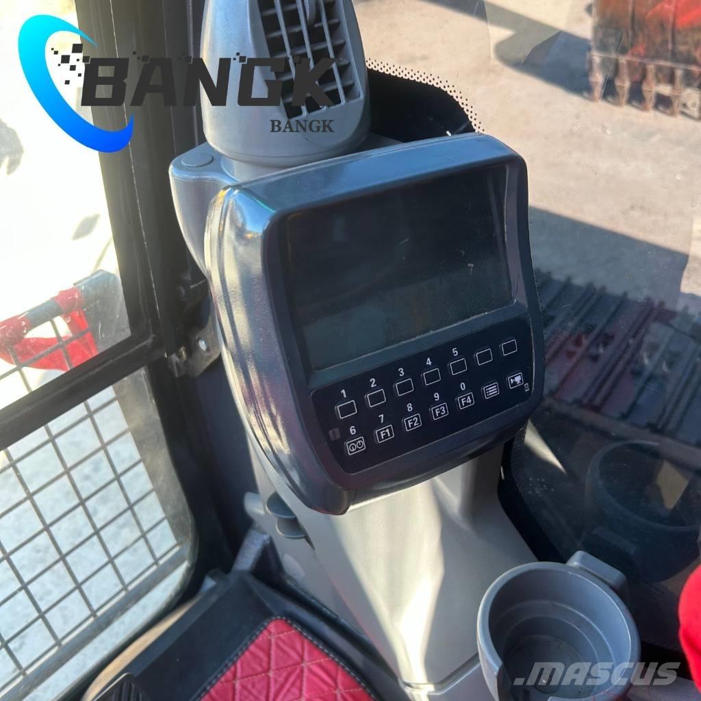 Hitachi zx200 Гусеничні екскаватори