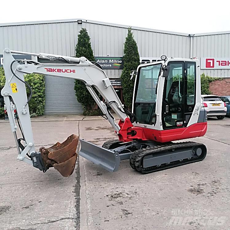 Takeuchi TB235 Міні-екскаватори < 7т