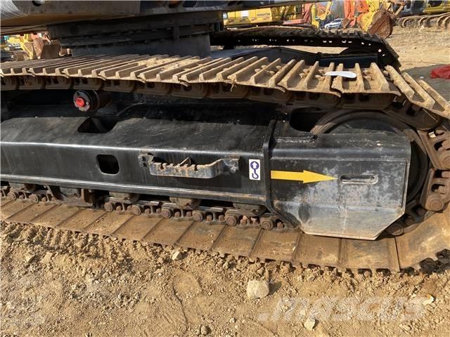 Hitachi ZX240 Гусеничні екскаватори