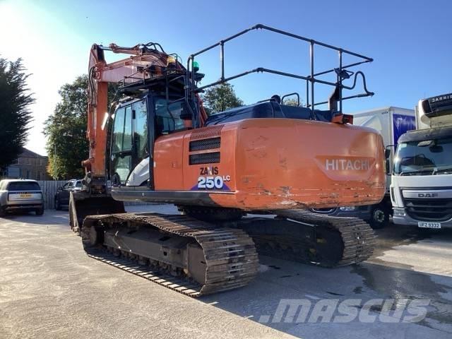 Hitachi ZX 210 LC-6 Гусеничні екскаватори