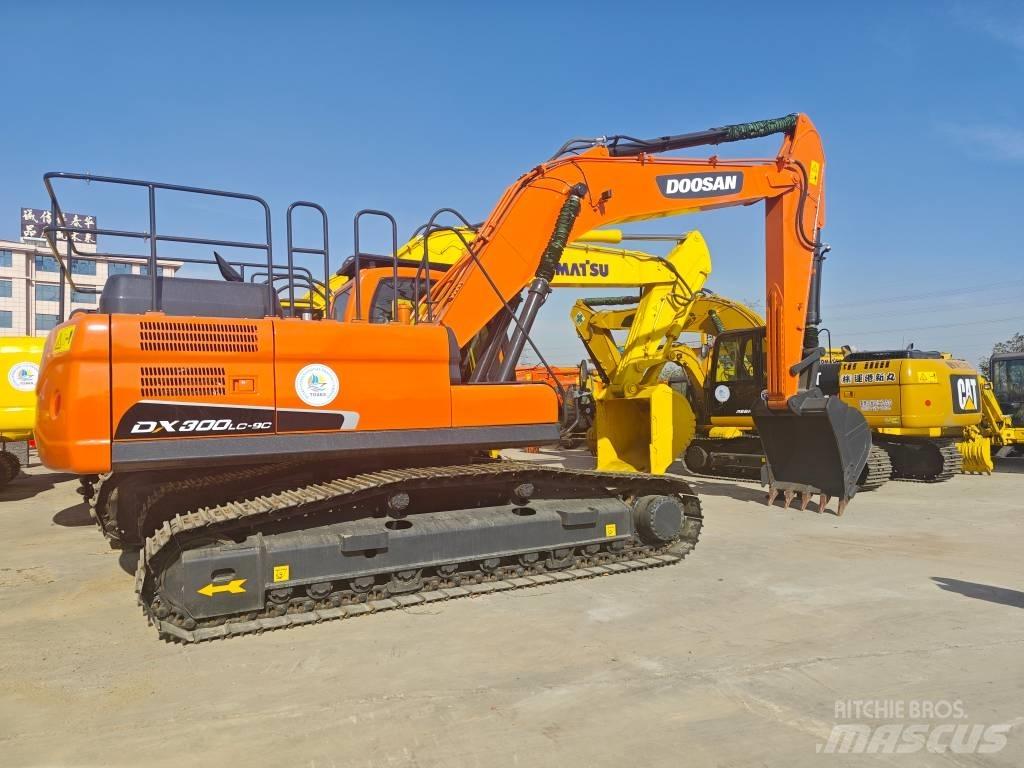 Doosan DX 300 Гусеничні екскаватори