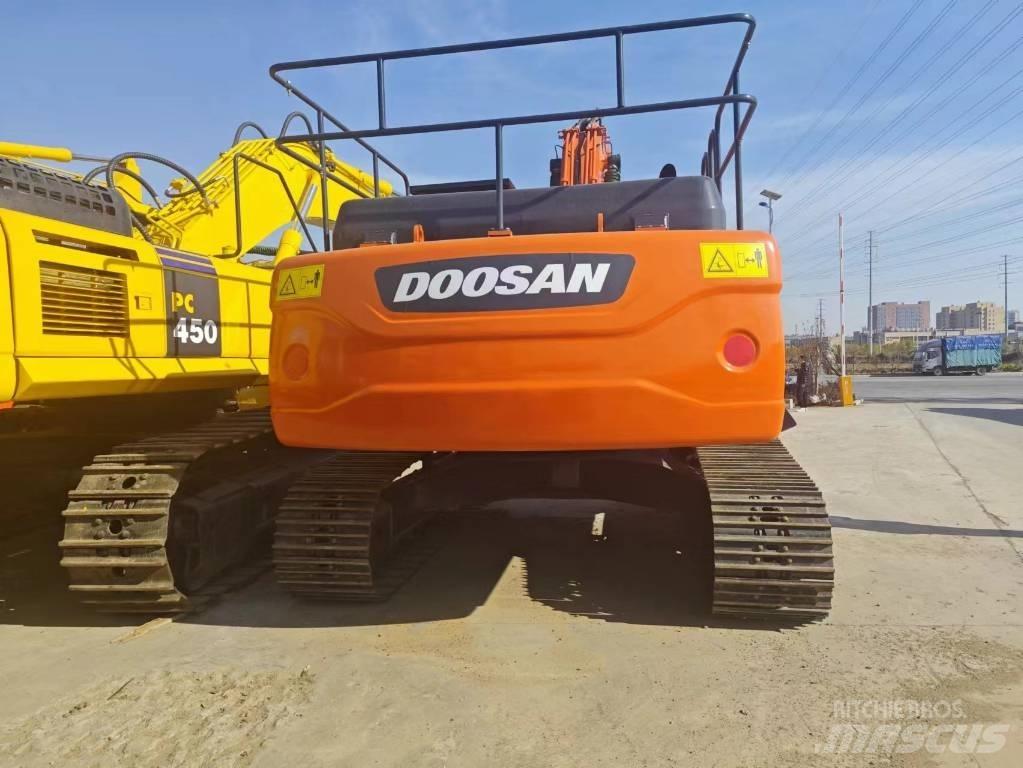 Doosan DX 300 Гусеничні екскаватори