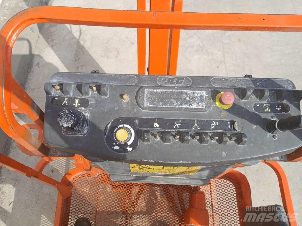 JLG E 300 AJ Колінчаті підйомники