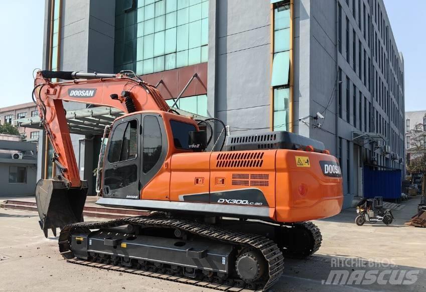 Doosan DX300 Гусеничні екскаватори