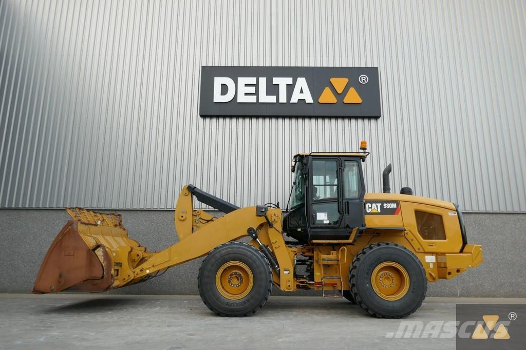 CAT 930M Фронтальні навантажувачі