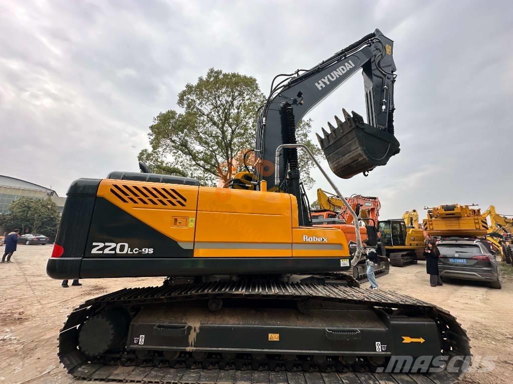 Hyundai Robex 220-9S Гусеничні екскаватори