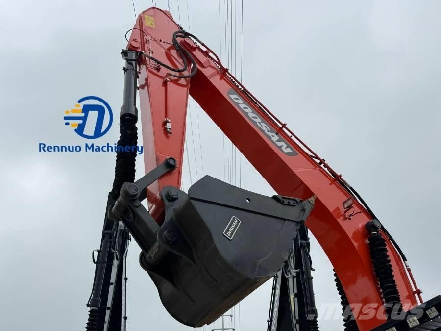Doosan DX 300LC-9C Гусеничні екскаватори