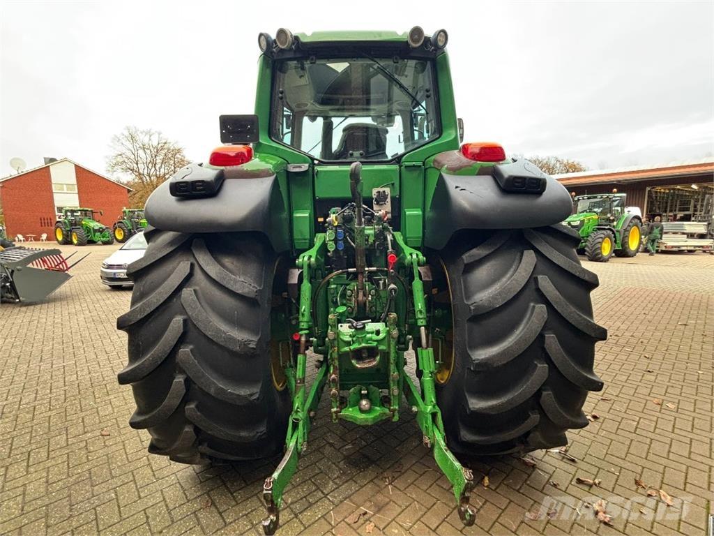 John Deere 7530 Трактори