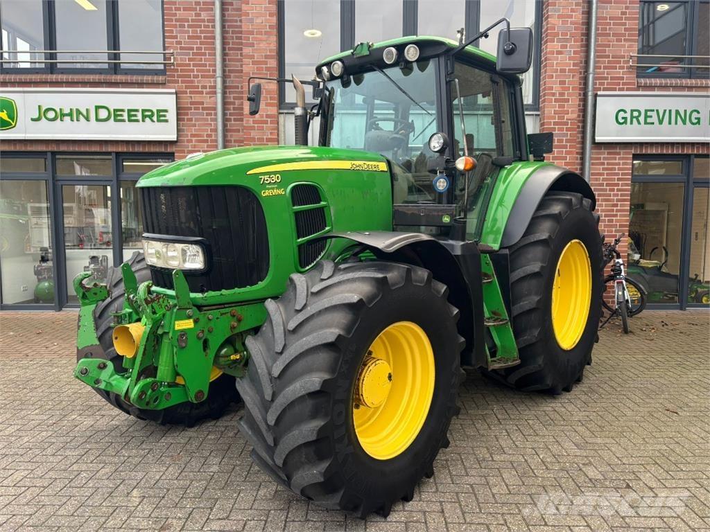 John Deere 7530 Трактори