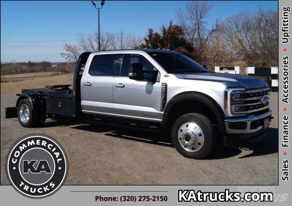 Ford F 550 SD Lariat Шасі з кабіною