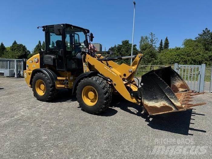 CAT 908 Фронтальні навантажувачі