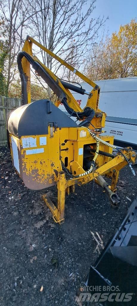 McConnel PA55 Кущорізи