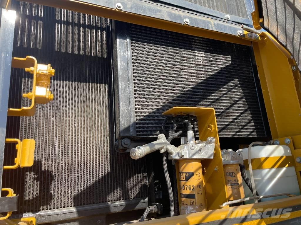 CAT 330 D Гусеничні екскаватори