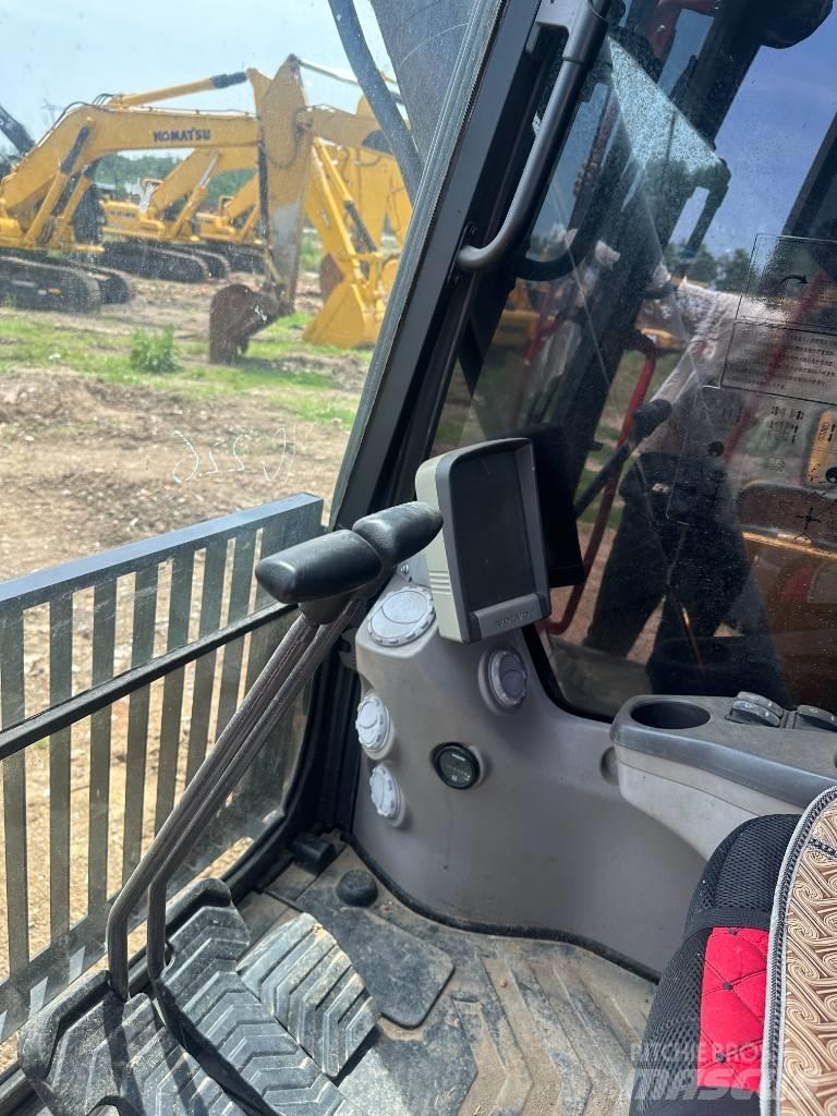 Volvo EC250D Гусеничні екскаватори