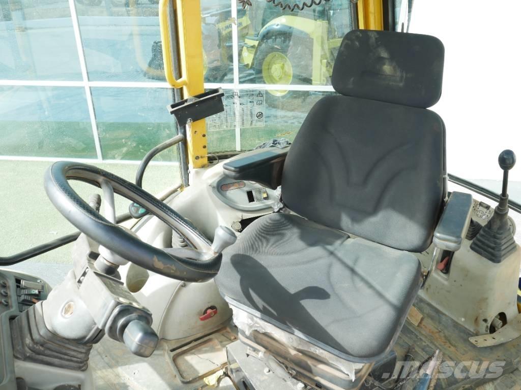 Komatsu WB 97 S-2 Екскаватори-навантажувачі